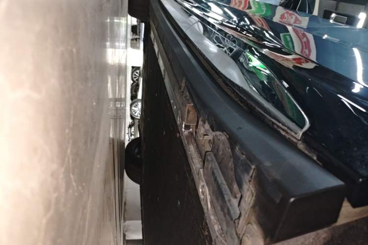Used Zeekr 7X 2025 100kWh Long-Range All-Wheel Drive Intelligent Driving Version Left Side Sill