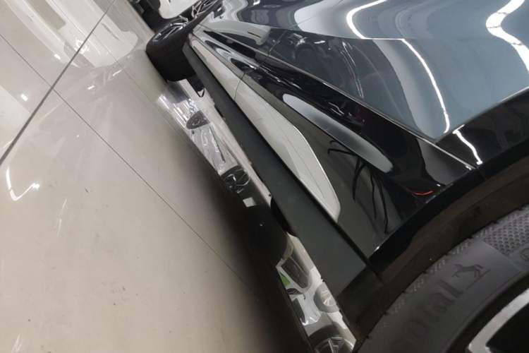 Used Zeekr 7X 2025 100 kWh Long-Range Rear-Wheel Drive with Intelligent Driving Features Left Side Sill
