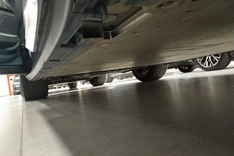 Used Zeekr 7X 2025 75 kWh Rear-Wheel Drive Intelligent Driving Version Left Side Sill
