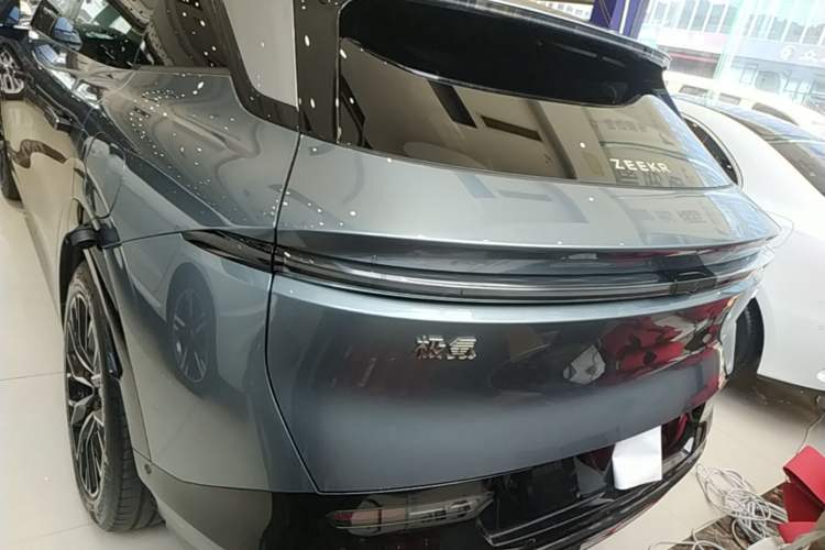 Used Zeekr 7X 2025 100 kWh Long-Range Rear-Wheel Drive with Intelligent Driving Features Rear