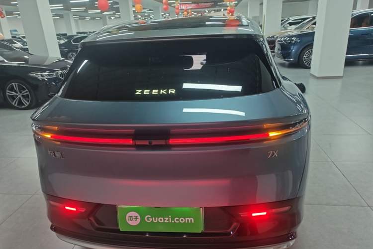 Used Zeekr 7X 2025 100 kWh Long-Range Rear-Wheel Drive with Intelligent Driving Features Rear