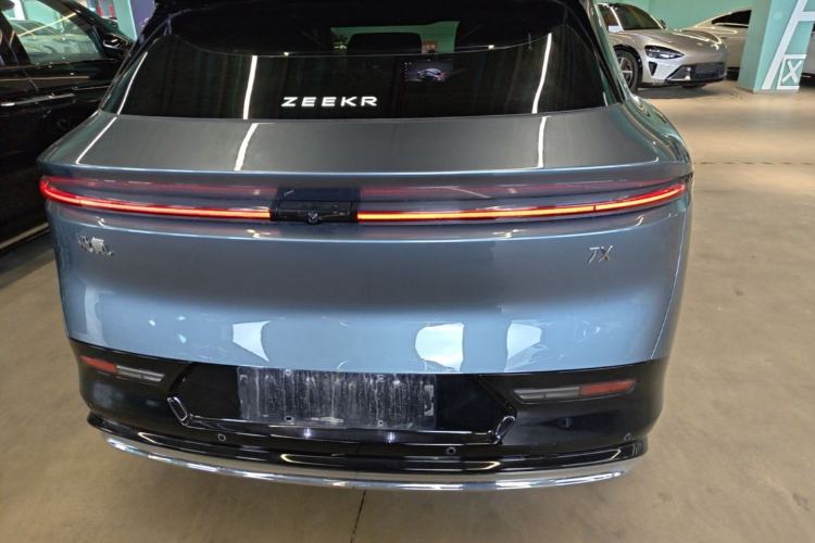 Used Zeekr 7X 2025 100 kWh Long-Range Rear-Wheel Drive with Intelligent Driving Features Rear