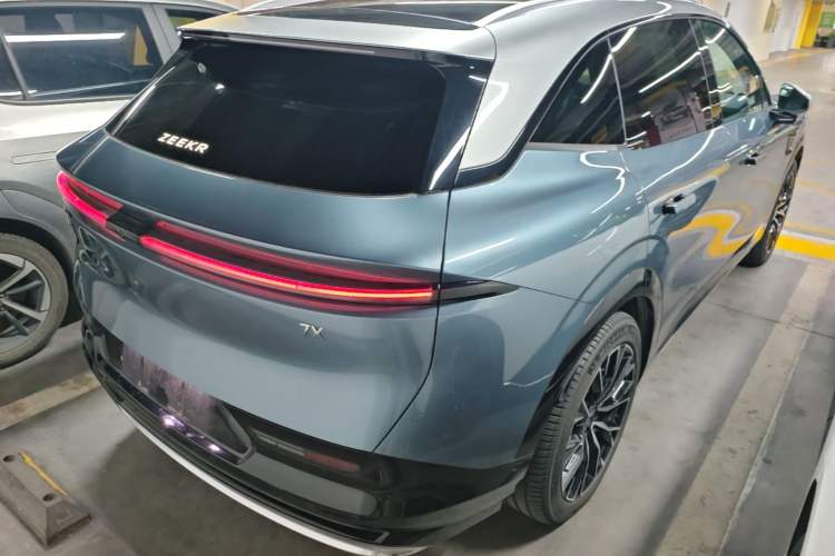 Used Zeekr 7X 2025 100 kWh Long-Range Rear-Wheel Drive with Intelligent Driving Features Rear Right 45 Deg