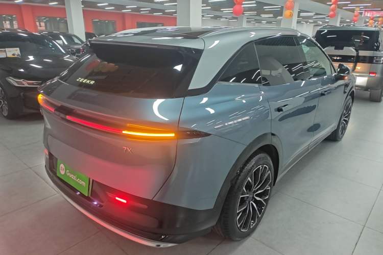 Used Zeekr 7X 2025 100 kWh Long-Range Rear-Wheel Drive with Intelligent Driving Features Rear Right 45 Deg