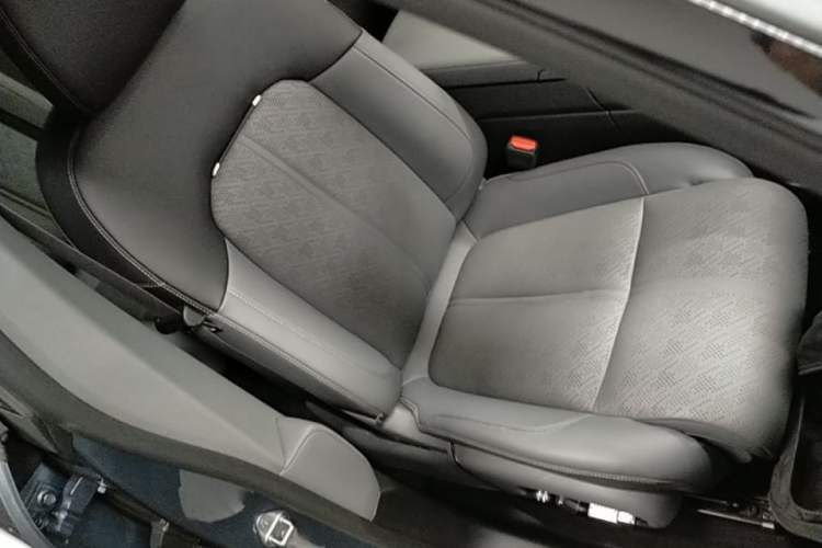 Used Zeekr 7X 2025 75 kWh Rear-Wheel Drive Intelligent Driving Version Right Front Seat
