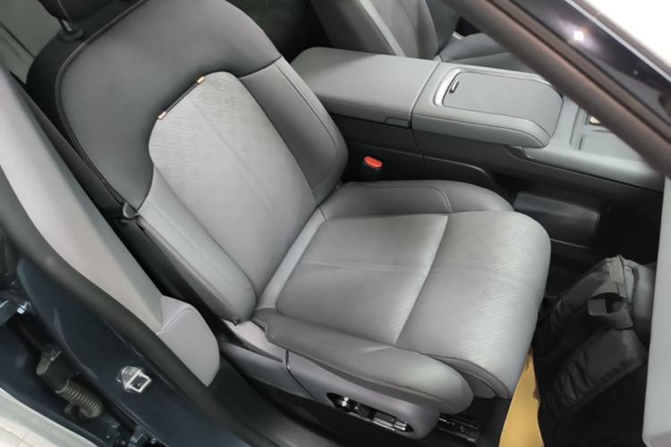 Used Zeekr 7X 2025 75 kWh Rear-Wheel Drive Intelligent Driving Version Right Front Seat