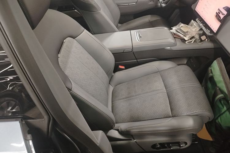 Used Zeekr 7X 2025 100kWh Long-Range All-Wheel Drive Intelligent Driving Version Right Front Seat