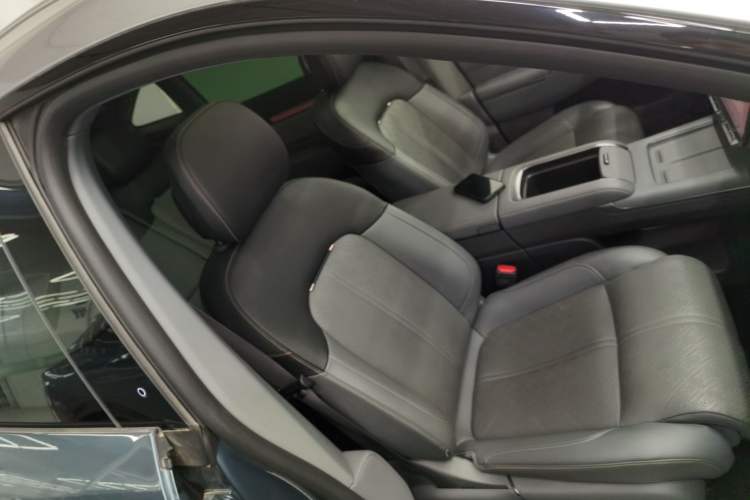 Used Zeekr 7X 2025 75 kWh Rear-Wheel Drive Intelligent Driving Version Right Front Seat