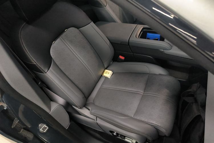 Used Zeekr 7X 2025 100kWh Long-Range All-Wheel Drive Intelligent Driving Version Right Front Seat