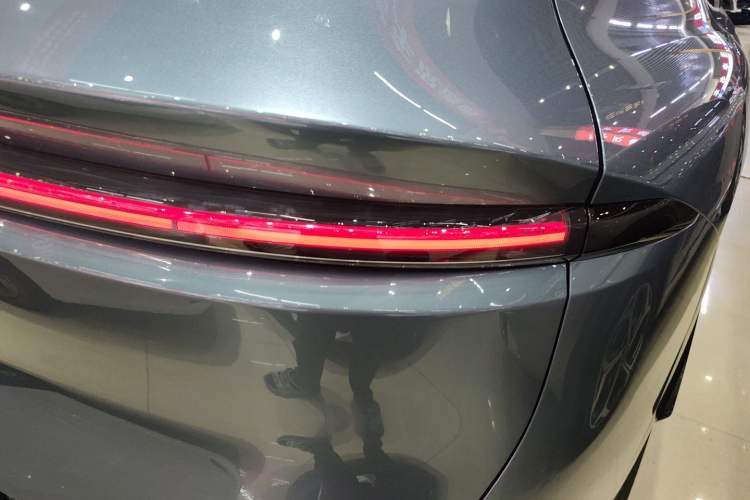 Used Zeekr 7X 2025 75 kWh Rear-Wheel Drive Intelligent Driving Version Right Rear Taillight