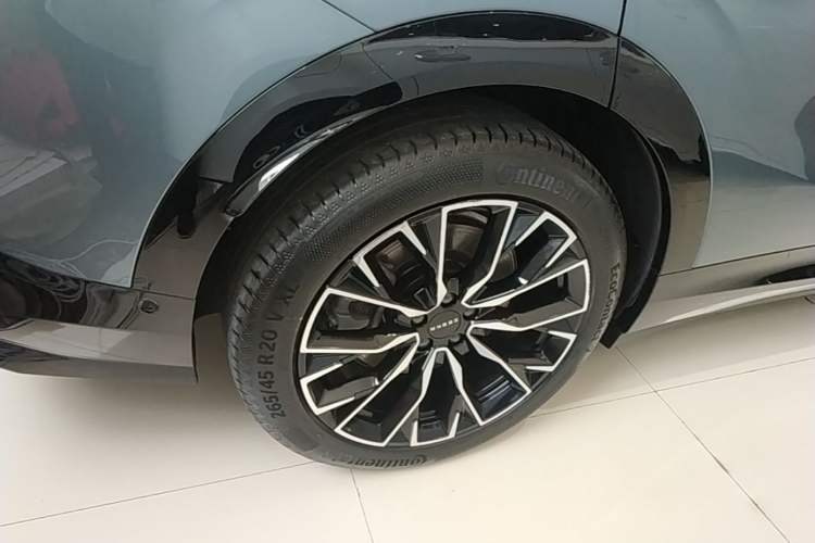 Used Zeekr 7X 2025 100 kWh Long-Range Rear-Wheel Drive with Intelligent Driving Features Right Rear Wheel Hub