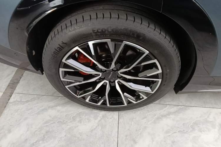 Used Zeekr 7X 2025 75 kWh Rear-Wheel Drive Intelligent Driving Version Right Rear Wheel Hub