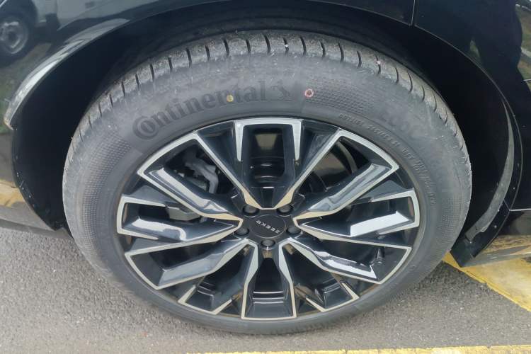 Used Zeekr 7X 2025 75 kWh Rear-Wheel Drive Intelligent Driving Version Right Rear Wheel Hub