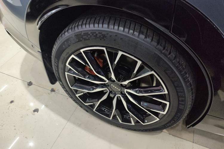 Used Zeekr 7X 2025 75 kWh Rear-Wheel Drive Intelligent Driving Version Right Rear Wheel Hub