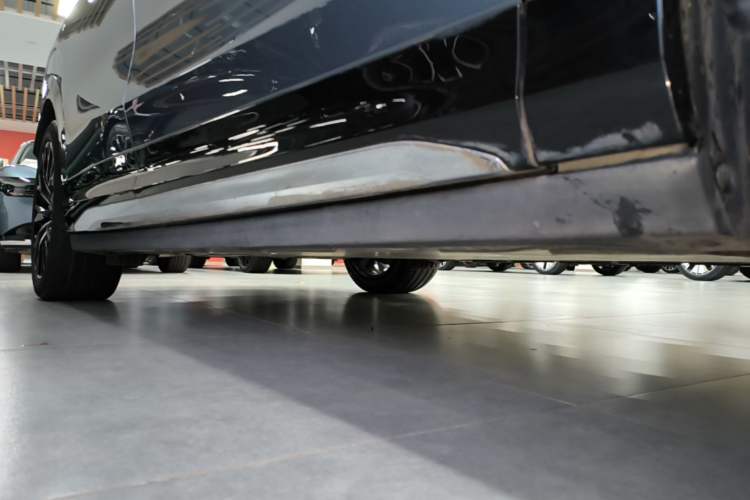 Used Zeekr 7X 2025 75 kWh Rear-Wheel Drive Intelligent Driving Version Right Side Sill