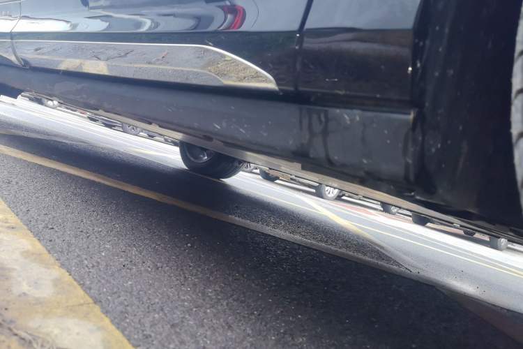 Used Zeekr 7X 2025 75 kWh Rear-Wheel Drive Intelligent Driving Version Right Side Sill