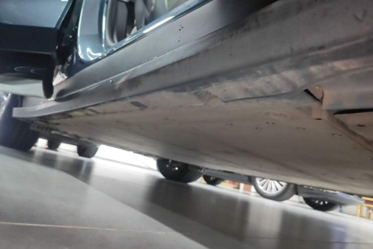 Used Zeekr 7X 2025 75 kWh Rear-Wheel Drive Intelligent Driving Version Right Side Sill