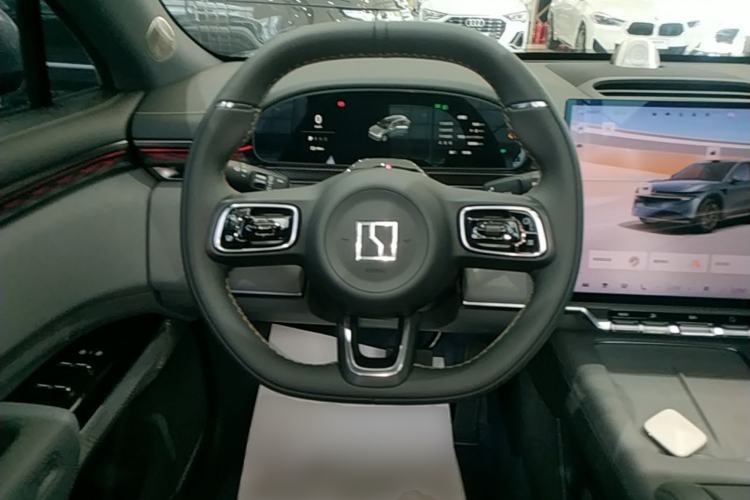 Used Zeekr 7X 2025 100 kWh Long-Range Rear-Wheel Drive with Intelligent Driving Features Steering Wheel