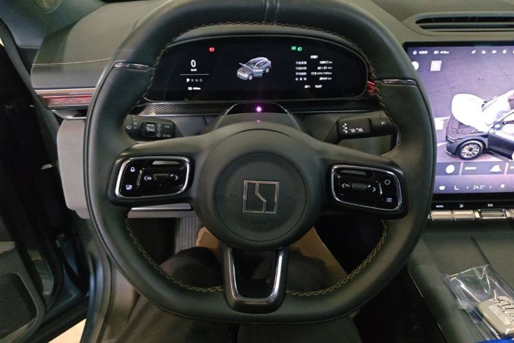 Used Zeekr 7X 2025 100 kWh Long-Range Rear-Wheel Drive with Intelligent Driving Features Steering Wheel