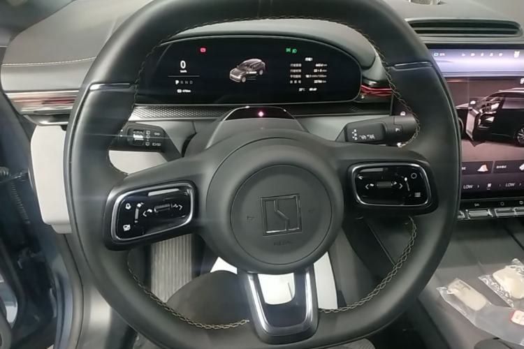 Used Zeekr 7X 2025 100 kWh Long-Range Rear-Wheel Drive with Intelligent Driving Features Steering Wheel
