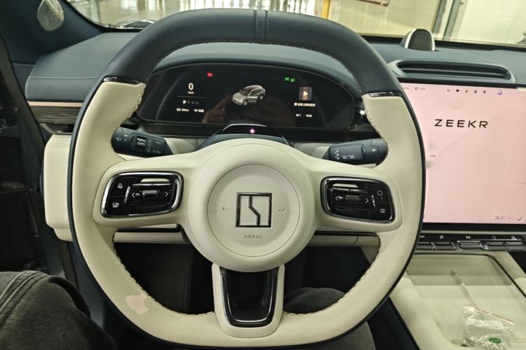 Used Zeekr 7X 2025 100kWh Long-Range All-Wheel Drive Intelligent Driving Version Steering Wheel