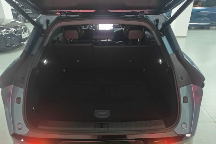 Used Zeekr 7X 2025 100 kWh Long-Range Rear-Wheel Drive with Intelligent Driving Features Trunk