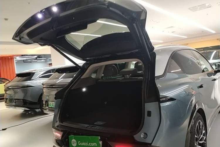 Used Zeekr 7X 2025 100kWh Long-Range All-Wheel Drive Intelligent Driving Version Trunk