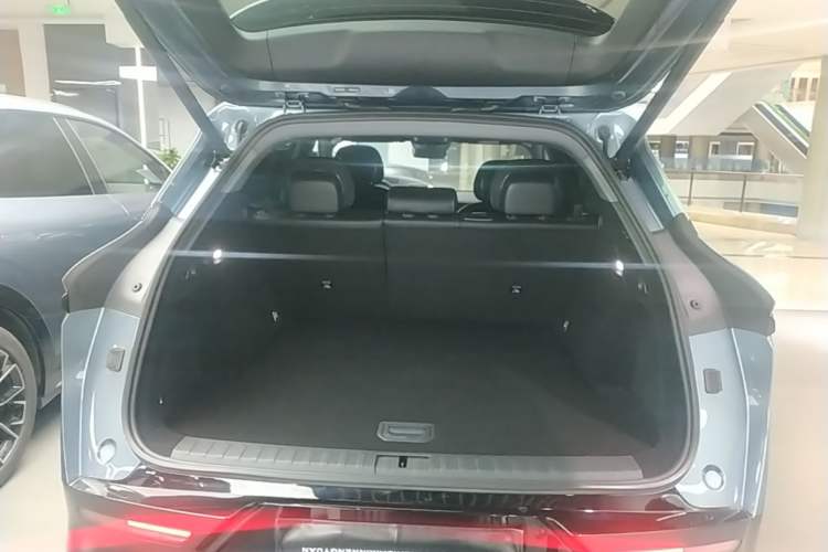 Used Zeekr 7X 2025 100 kWh Long-Range Rear-Wheel Drive with Intelligent Driving Features Trunk