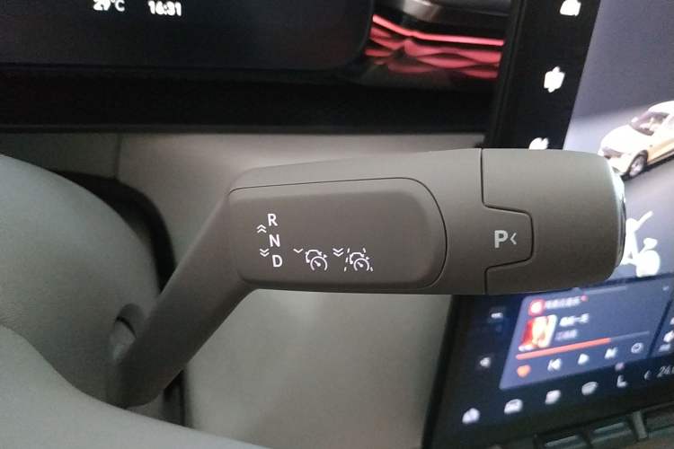 Used Zeekr 7X 2025 75 kWh Rear-Wheel Drive Intelligent Driving Version Gear Lever