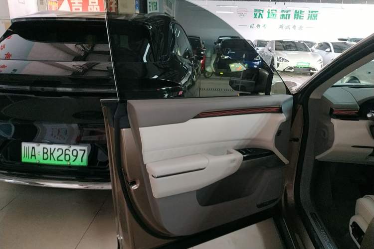 Used Zeekr 7X 2025 75 kWh Rear-Wheel Drive Intelligent Driving Version Left Front Door Interior