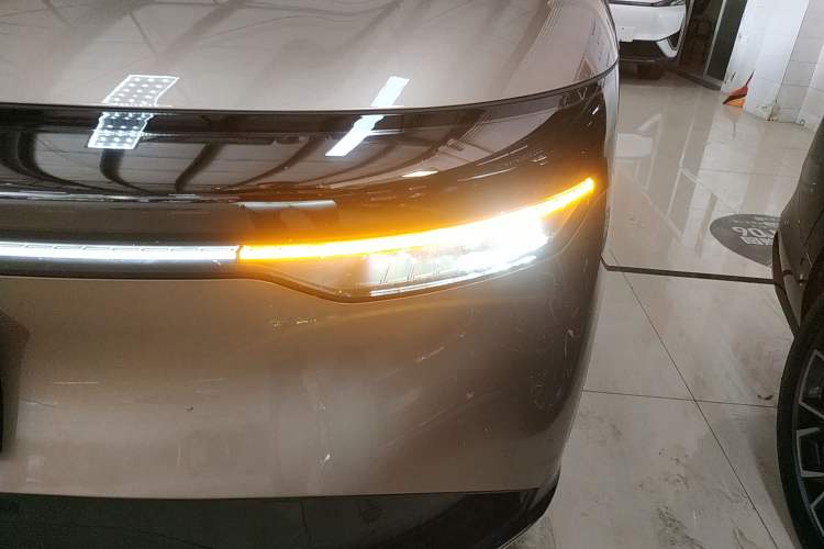 Used Zeekr 7X 2025 75 kWh Rear-Wheel Drive Intelligent Driving Version Left Front Headlight