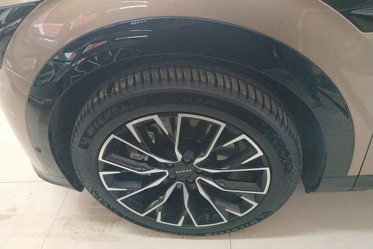 Used Zeekr 7X 2025 75 kWh Rear-Wheel Drive Intelligent Driving Version Left Front Wheel Hub