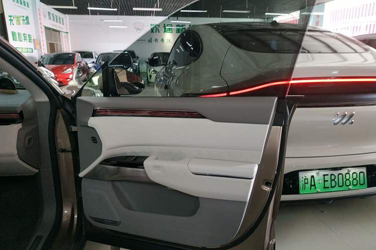 Used Zeekr 7X 2025 75 kWh Rear-Wheel Drive Intelligent Driving Version Right Front Door Interior
