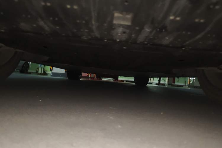Used Zeekr 7X 2025 75 kWh Rear-Wheel Drive Intelligent Driving Version Chassis Front