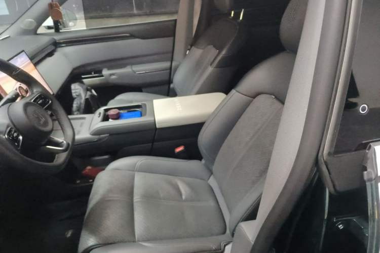 Used Zeekr 7X 2025 75 kWh Rear-Wheel Drive Intelligent Driving Version Left Front Seat