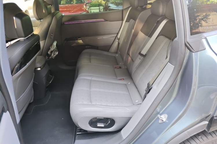 Used Zeekr 7X 2025 100 kWh Long-Range Rear-Wheel Drive with Intelligent Driving Features Left Rear Seat