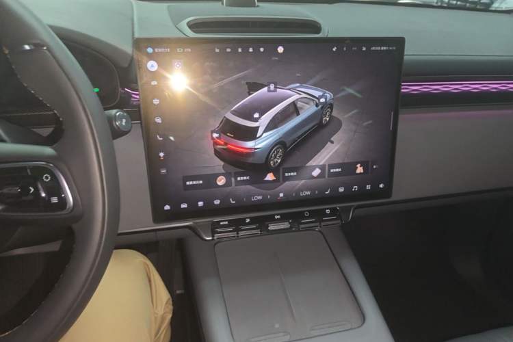 Used Zeekr 7X 2025 75 kWh Rear-Wheel Drive Intelligent Driving Version Audio And AC Panel