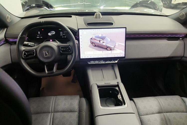 Used Zeekr 7X 2025 100kWh Long-Range All-Wheel Drive Intelligent Driving Version Center Console