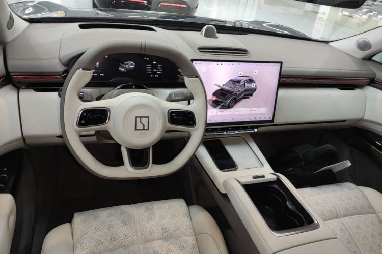Used Zeekr 7X 2025 100kWh Long-Range All-Wheel Drive Intelligent Driving Version Center Console