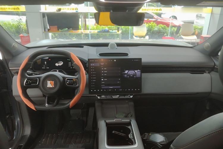 Used Zeekr 7X 2025 100kWh Long-Range All-Wheel Drive Intelligent Driving Version Center Console