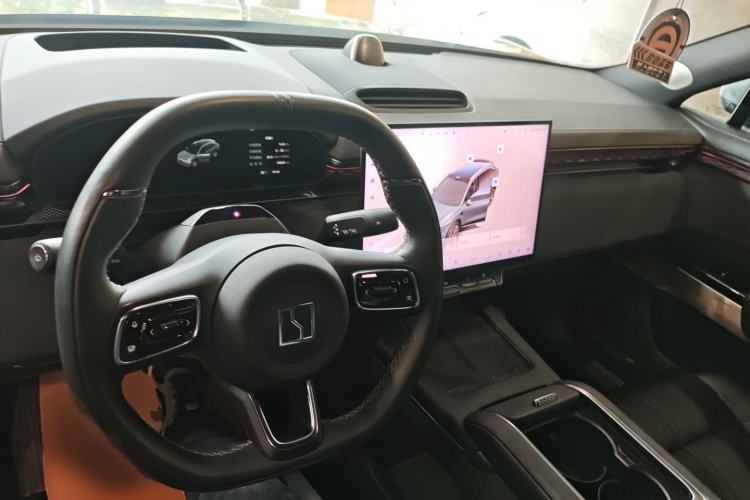 Used Zeekr 7X 2025 100 kWh Long-Range Rear-Wheel Drive with Intelligent Driving Features Center Console