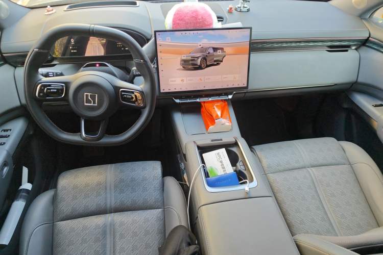 Used Zeekr 7X 2025 75 kWh Rear-Wheel Drive Intelligent Driving Version Center Console