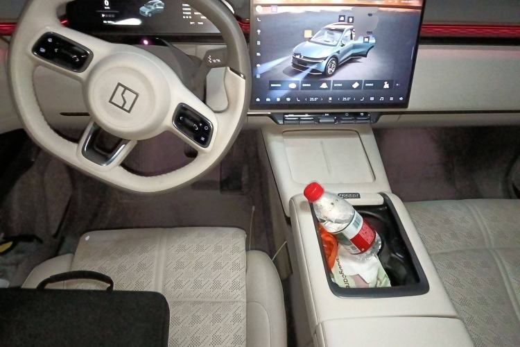 Used Zeekr 7X 2025 75 kWh Rear-Wheel Drive Intelligent Driving Version Center Console