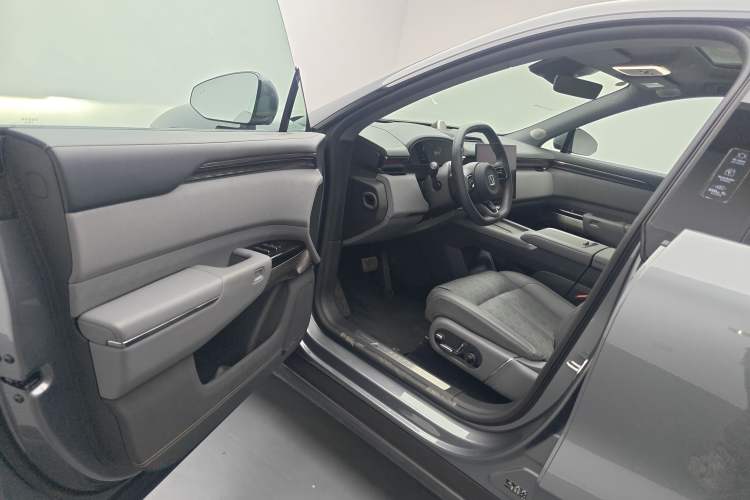 Used Zeekr 7X 2025 100 kWh Long-Range Rear-Wheel Drive with Intelligent Driving Features Driver Seat