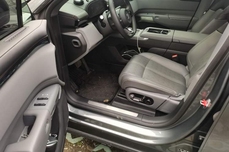 Used Zeekr 7X 2025 100 kWh Long-Range Rear-Wheel Drive with Intelligent Driving Features Driver Seat