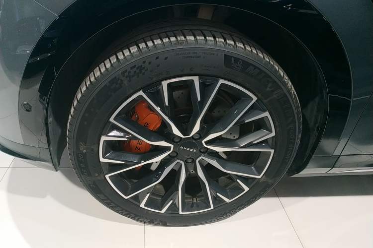 Used Zeekr 7X 2025 100 kWh Long-Range Rear-Wheel Drive with Intelligent Driving Features Exterior 1
