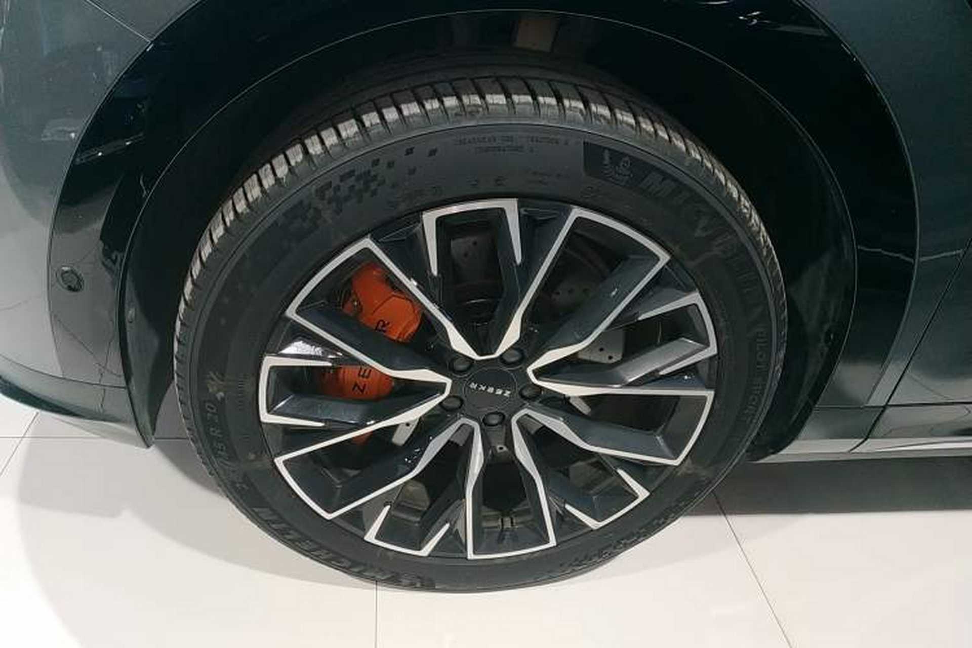 Used Zeekr 7X 2025 100 kWh Long-Range Rear-Wheel Drive with Intelligent Driving Features Exterior 1