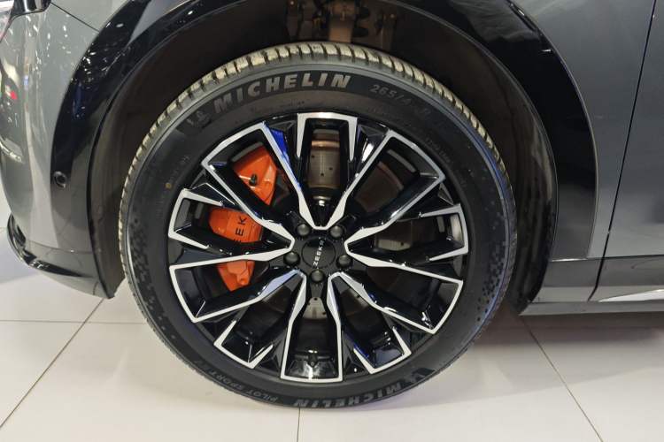 Used Zeekr 7X 2025 100 kWh Long-Range Rear-Wheel Drive with Intelligent Driving Features Exterior 1
