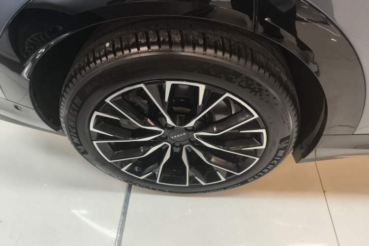 Used Zeekr 7X 2025 75 kWh Rear-Wheel Drive Intelligent Driving Version Exterior 2