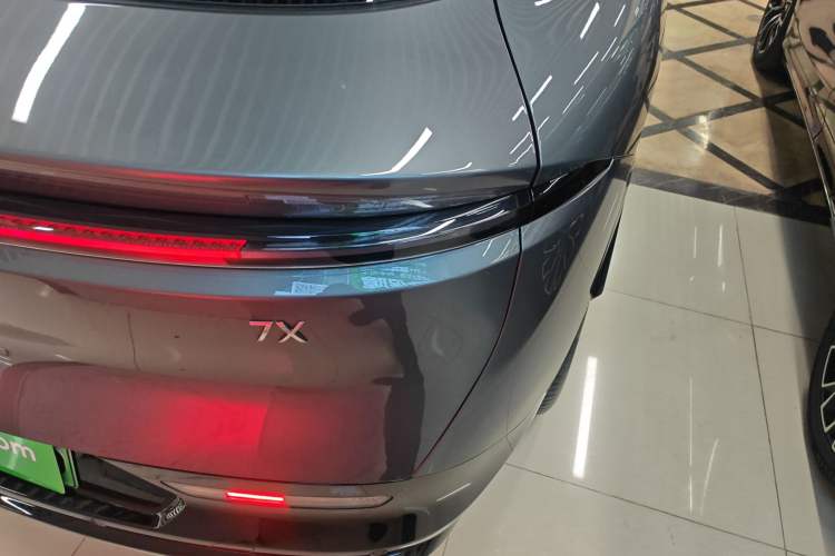 Used Zeekr 7X 2025 100kWh Long-Range All-Wheel Drive Intelligent Driving Version Exterior 3